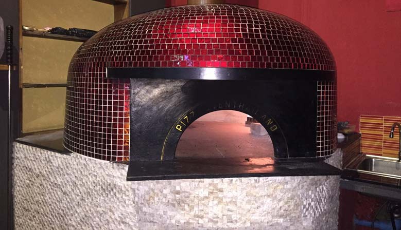 Customized professional pizza ovens also with your design