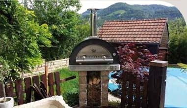 Garden pizza oven