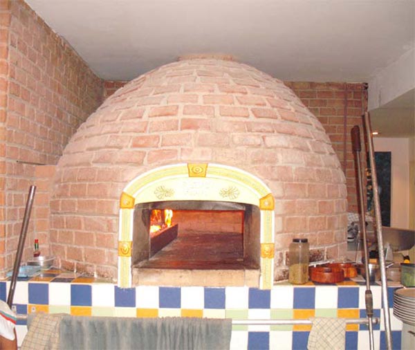 Round pizza oven in Bangkok