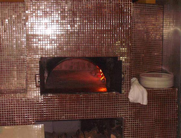 Old Italian pizza oven