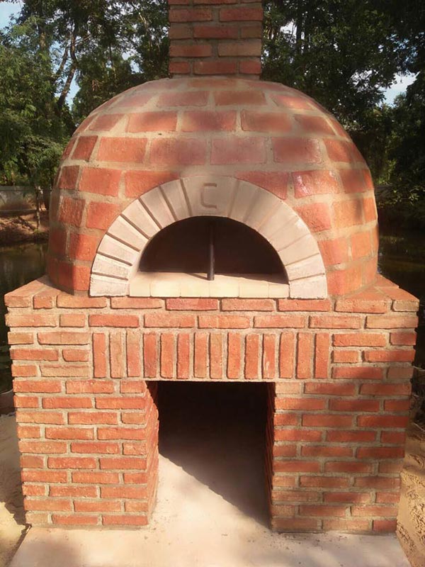Small professional pizza oven